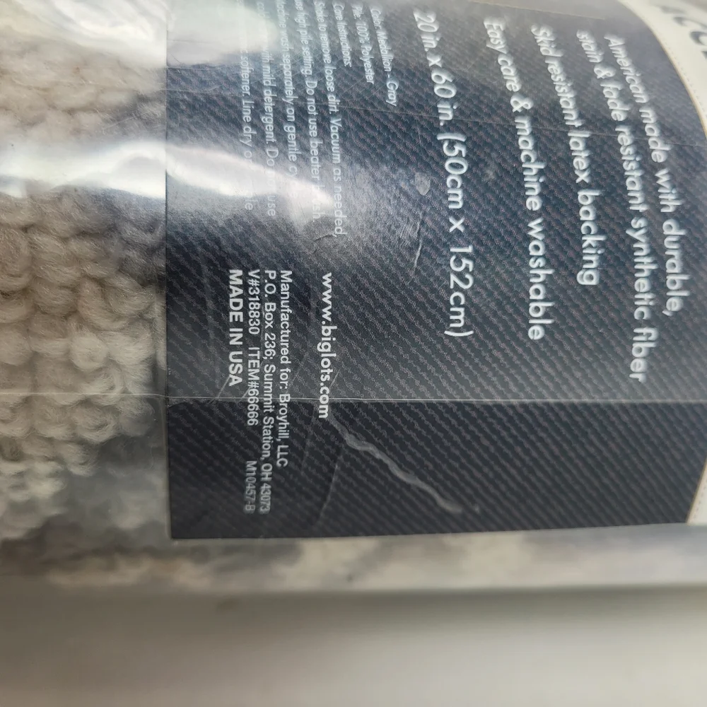 Broyhill Gray and Black Accent Rug